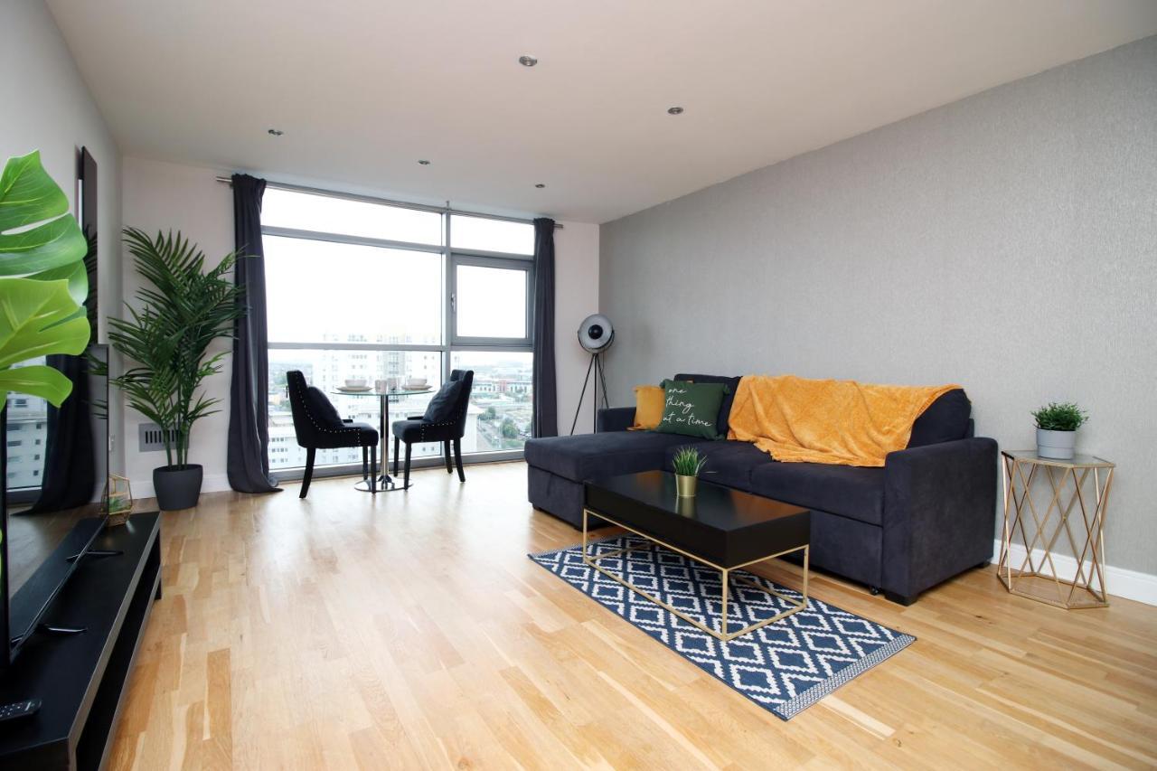 The View - Long Stay Offer - Modern Central Apartment And Parking By Cto Serviced Apartments คาร์ดิฟฟ์ ภายนอก รูปภาพ