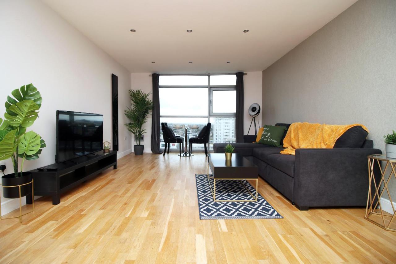 The View - Long Stay Offer - Modern Central Apartment And Parking By Cto Serviced Apartments คาร์ดิฟฟ์ ภายนอก รูปภาพ
